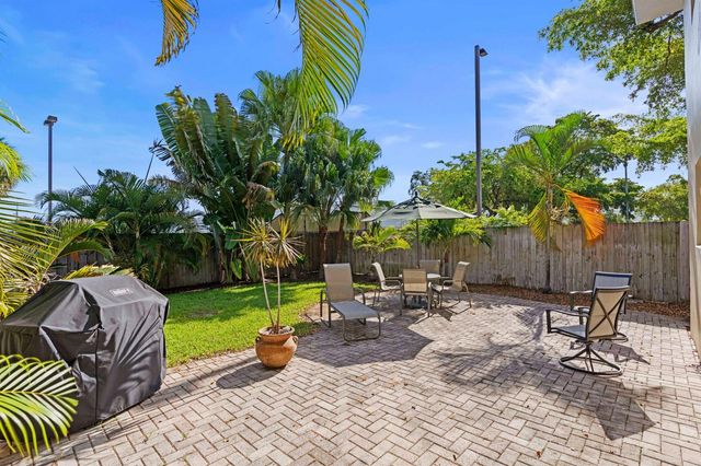 309 NE 16th Street 4, Fort Lauderdale, FL 33304