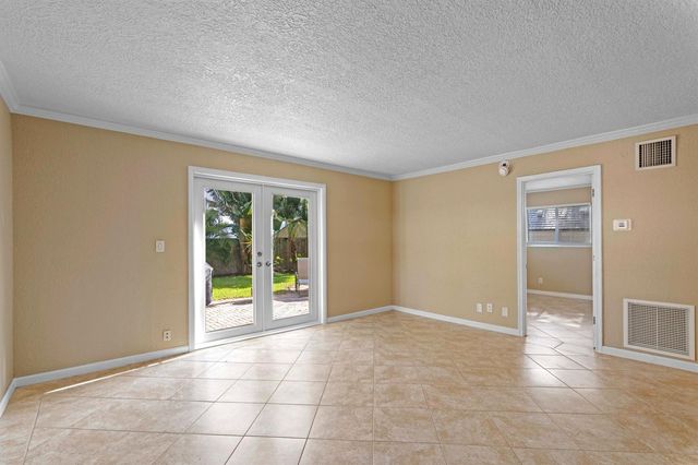 309 NE 16th Street 4, Fort Lauderdale, FL 33304