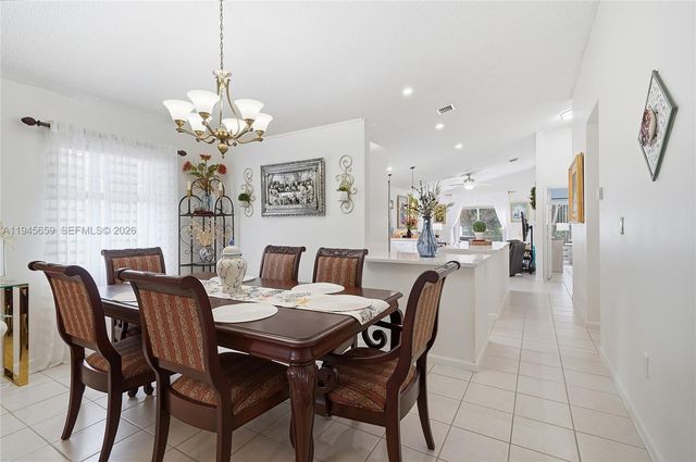 20494 SW 5th St, Pembroke Pines, FL 33029