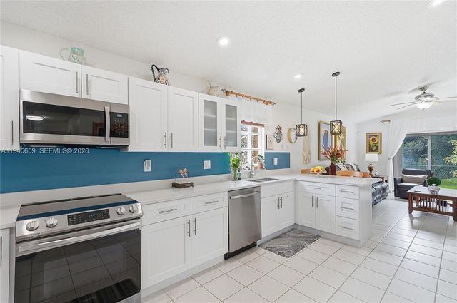 20494 SW 5th St, Pembroke Pines, FL 33029