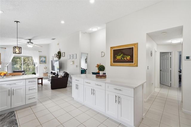 20494 SW 5th St, Pembroke Pines, FL 33029