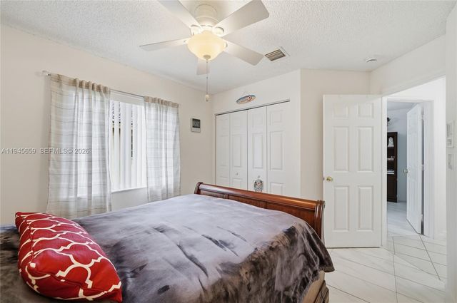 20494 SW 5th St, Pembroke Pines, FL 33029