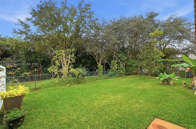 20494 SW 5th St, Pembroke Pines, FL 33029