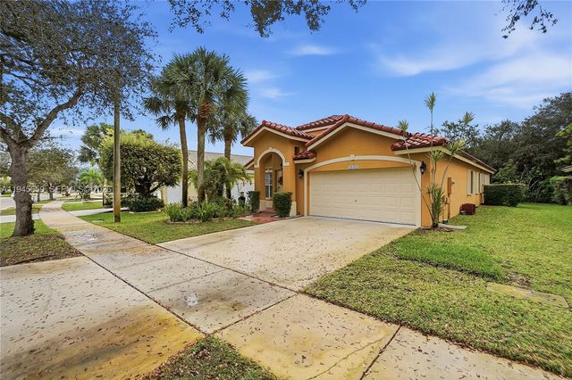 20494 SW 5th St, Pembroke Pines, FL 33029
