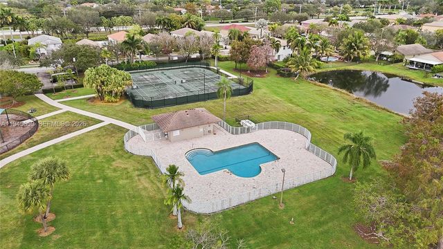 20494 SW 5th St, Pembroke Pines, FL 33029