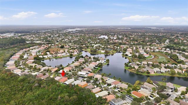 20494 SW 5th St, Pembroke Pines, FL 33029