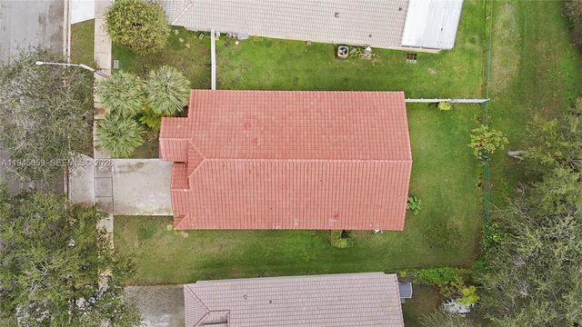 20494 SW 5th St, Pembroke Pines, FL 33029