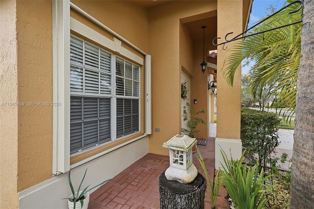 20494 SW 5th St, Pembroke Pines, FL 33029