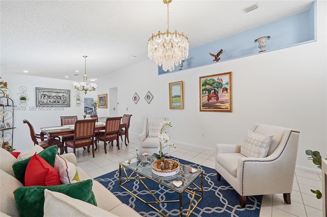 20494 SW 5th St, Pembroke Pines, FL 33029