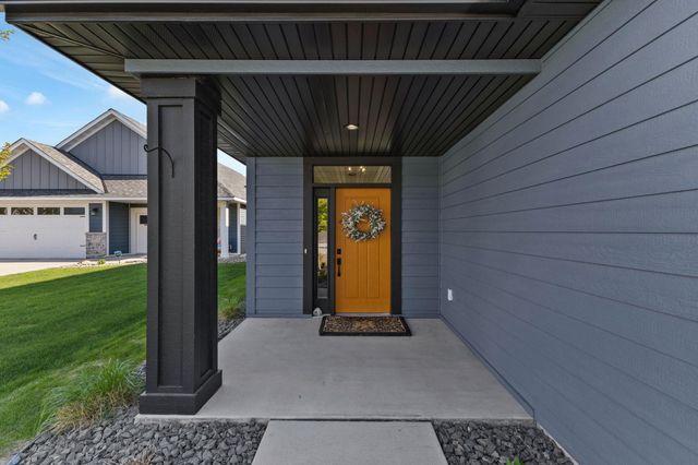 1060 109th Court NE, Blaine, MN 55434