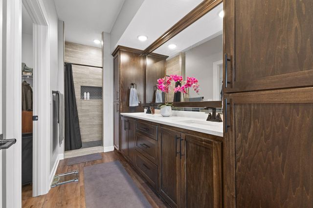 1060 109th Court NE, Blaine, MN 55434