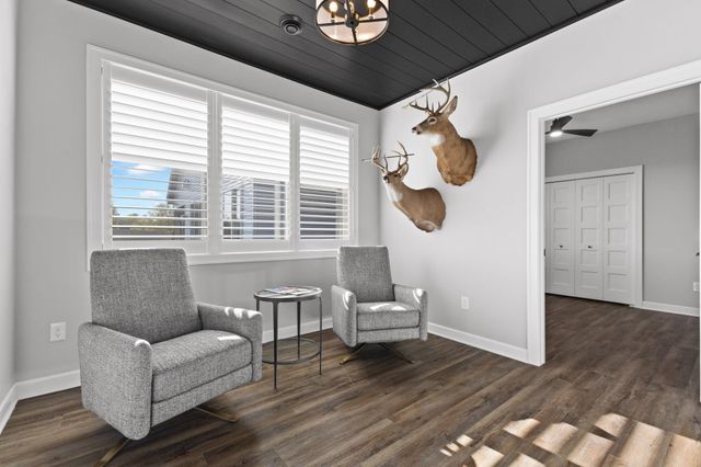 1060 109th Court NE, Blaine, MN 55434