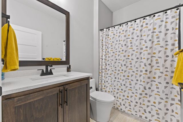 1060 109th Court NE, Blaine, MN 55434