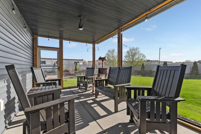 1060 109th Court NE, Blaine, MN 55434