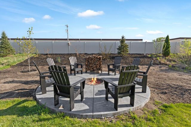 1060 109th Court NE, Blaine, MN 55434