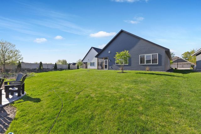 1060 109th Court NE, Blaine, MN 55434