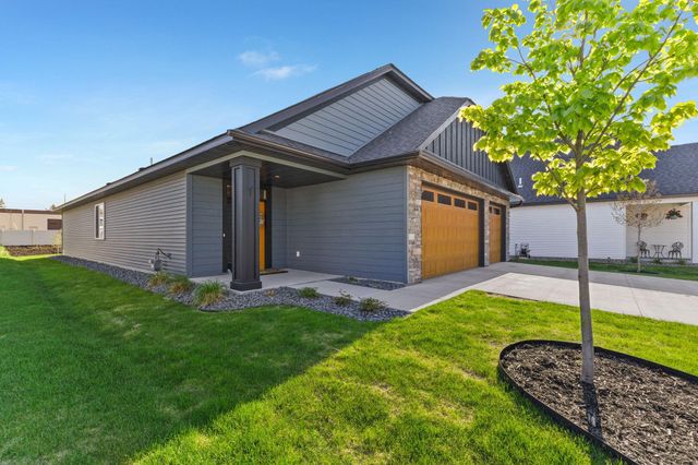 1060 109th Court NE, Blaine, MN 55434