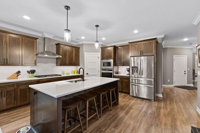 1060 109th Court NE, Blaine, MN 55434