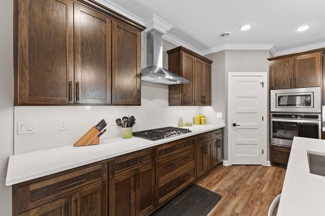 1060 109th Court NE, Blaine, MN 55434