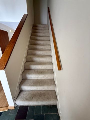 29 Decarolis Dr 29, Tewksbury, MA 01876