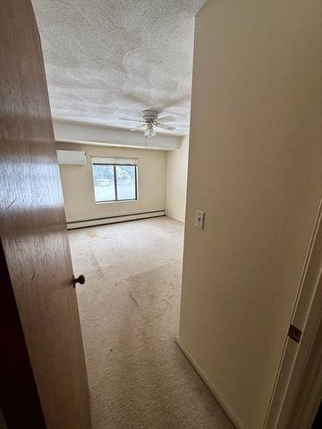 29 Decarolis Dr 29, Tewksbury, MA 01876