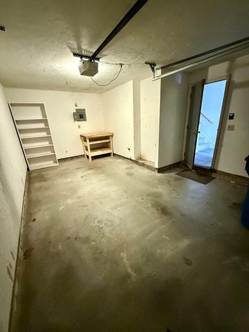 29 Decarolis Dr 29, Tewksbury, MA 01876