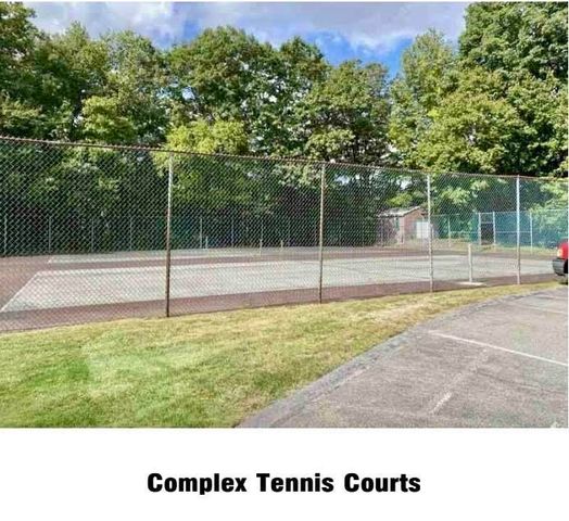 29 Decarolis Dr 29, Tewksbury, MA 01876