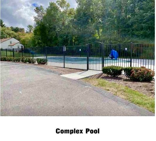 29 Decarolis Dr 29, Tewksbury, MA 01876