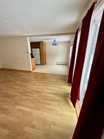 29 Decarolis Dr 29, Tewksbury, MA 01876