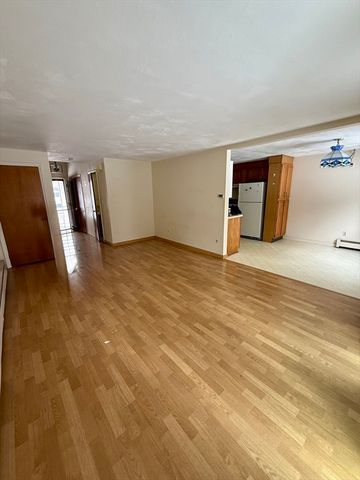 29 Decarolis Dr 29, Tewksbury, MA 01876