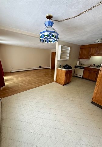 29 Decarolis Dr 29, Tewksbury, MA 01876