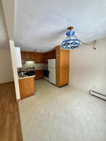 29 Decarolis Dr 29, Tewksbury, MA 01876