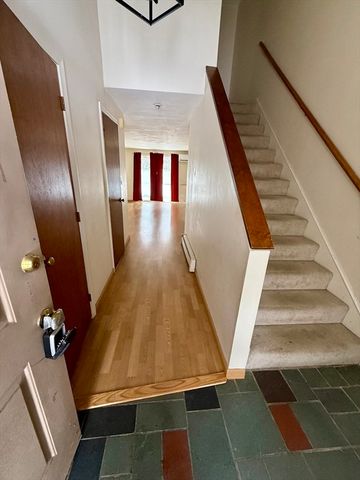 29 Decarolis Dr 29, Tewksbury, MA 01876