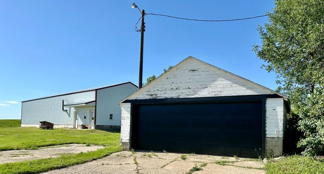 1555 US Highway 75, Lake Benton, MN 56149