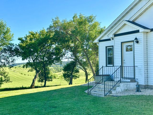 1555 US Highway 75, Lake Benton, MN 56149