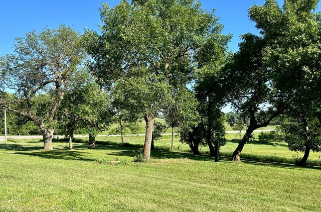 1555 US Highway 75, Lake Benton, MN 56149