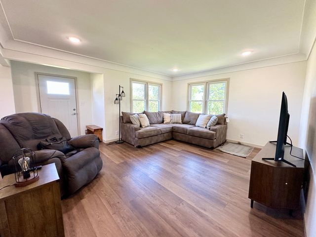 1555 US Highway 75, Lake Benton, MN 56149