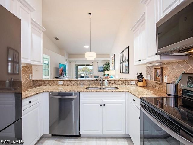 2790 Cypress Trace CIR 2226, Naples, FL 34119