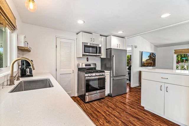 2034 Marni Court, Palm Springs, CA 92262