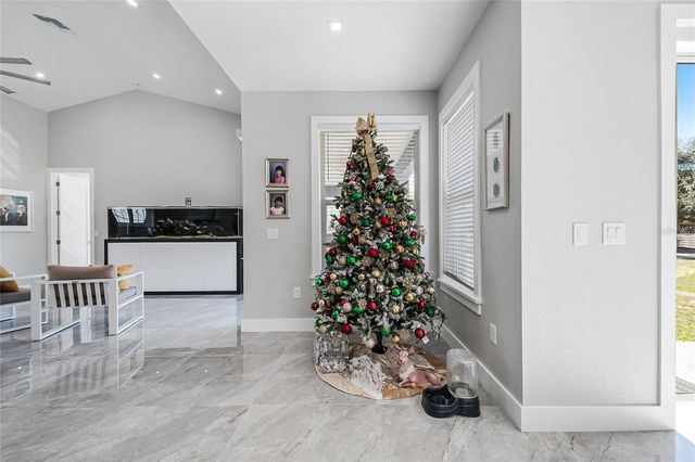 2502 LAKE FRONT DRIVE, Lake Wales, FL 33898