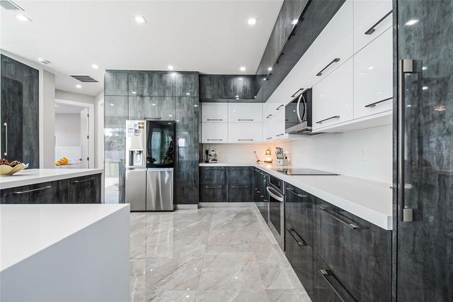 2502 LAKE FRONT DRIVE, Lake Wales, FL 33898