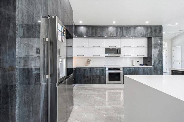 2502 LAKE FRONT DRIVE, Lake Wales, FL 33898