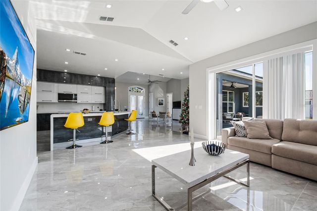 2502 LAKE FRONT DRIVE, Lake Wales, FL 33898