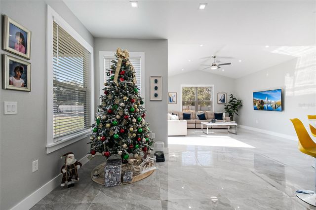 2502 LAKE FRONT DRIVE, Lake Wales, FL 33898