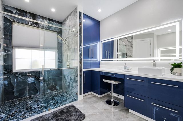 2502 LAKE FRONT DRIVE, Lake Wales, FL 33898