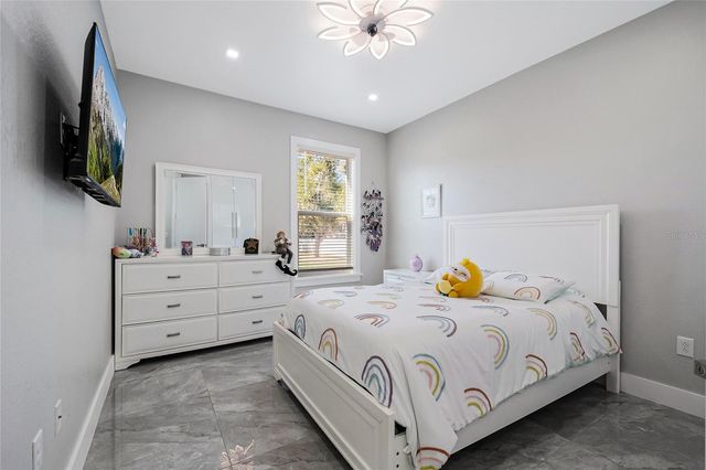 2502 LAKE FRONT DRIVE, Lake Wales, FL 33898