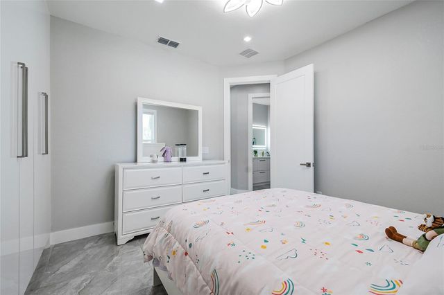 2502 LAKE FRONT DRIVE, Lake Wales, FL 33898