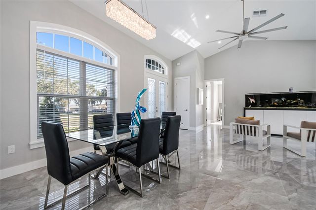 2502 LAKE FRONT DRIVE, Lake Wales, FL 33898