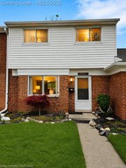 20301 15 Mile Rd, Clinton Township, MI 48035