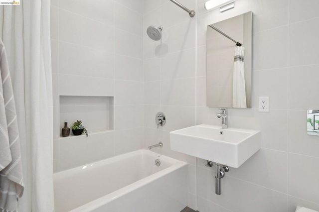 6356 6356 Broadway Ter, Oakland, CA 94618